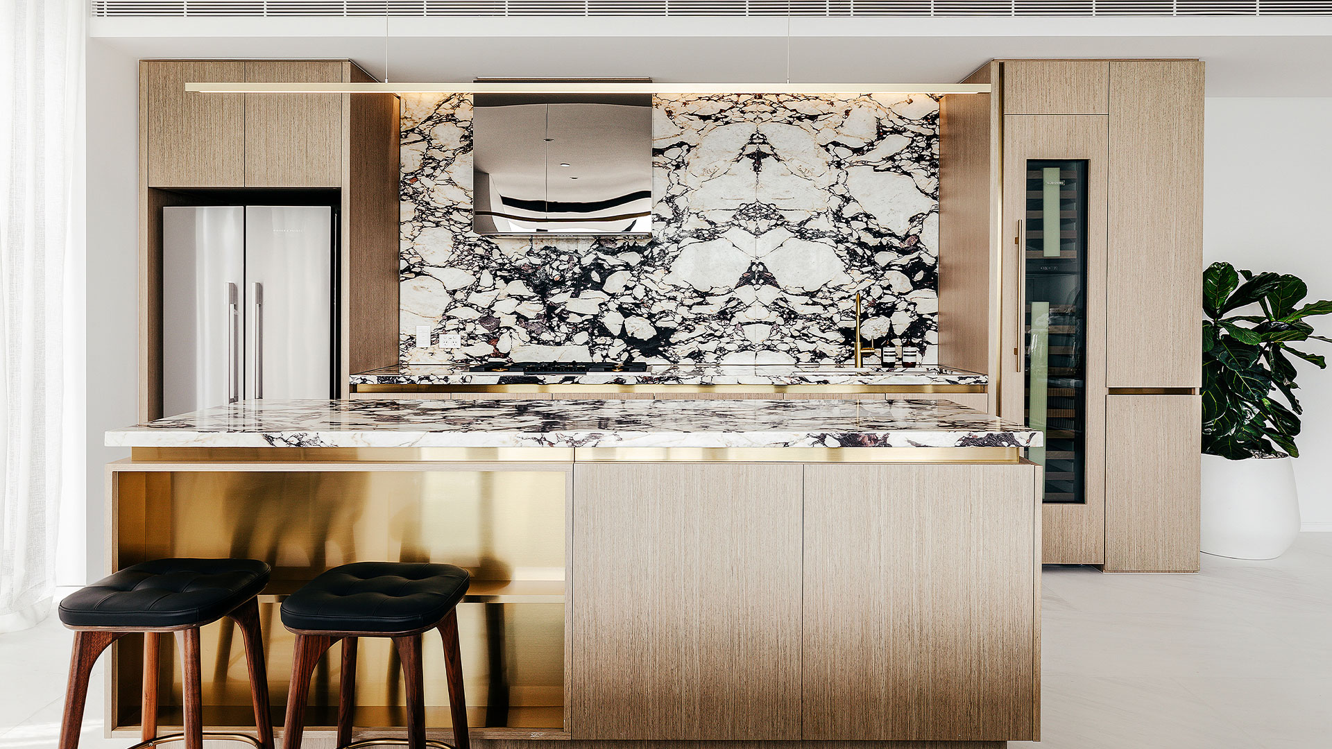 Aqualand_Projects_Blue_Kitchen_1920x1080