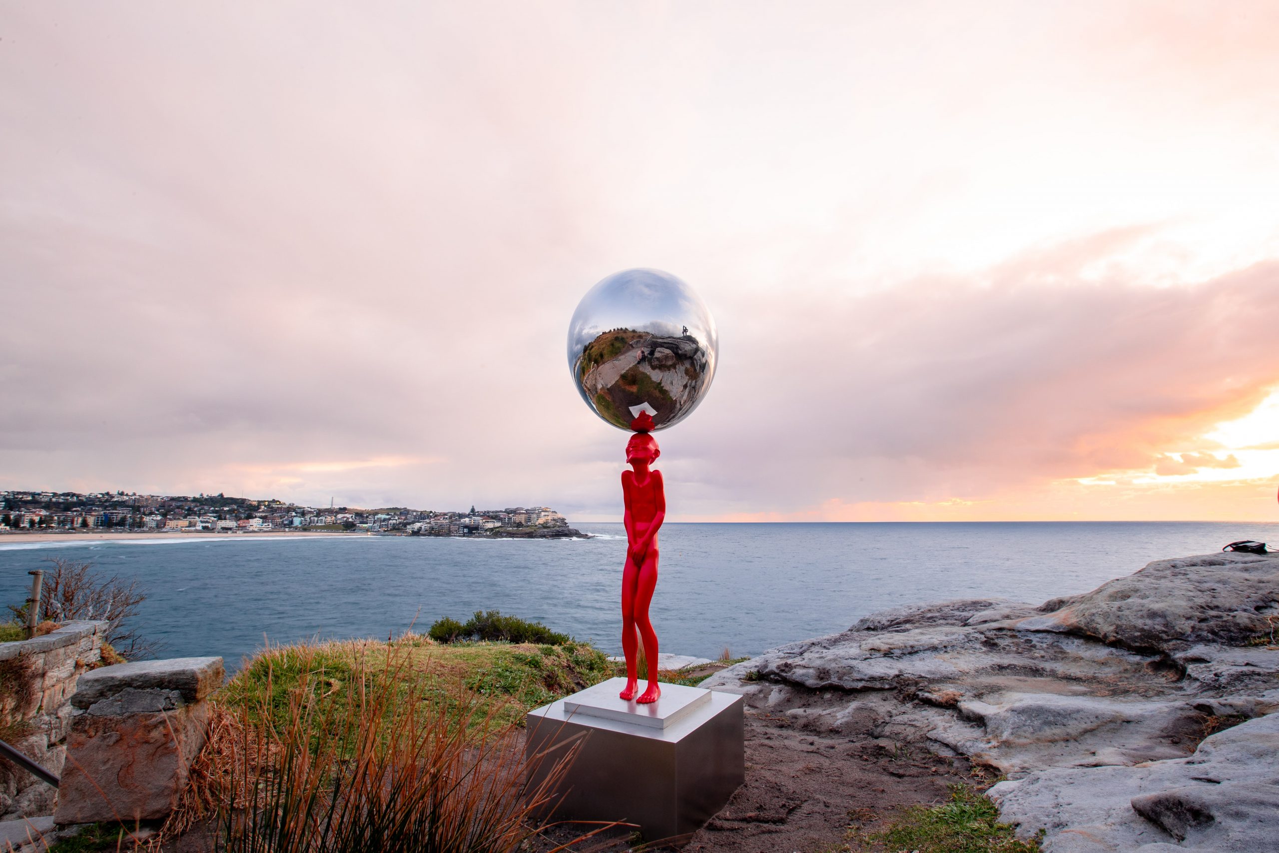 Aqualand_Chen Wenling, 'The Top Of The Balance', Sculpture by the Sea, Bondi 2023, Photo: Charlotte Curd