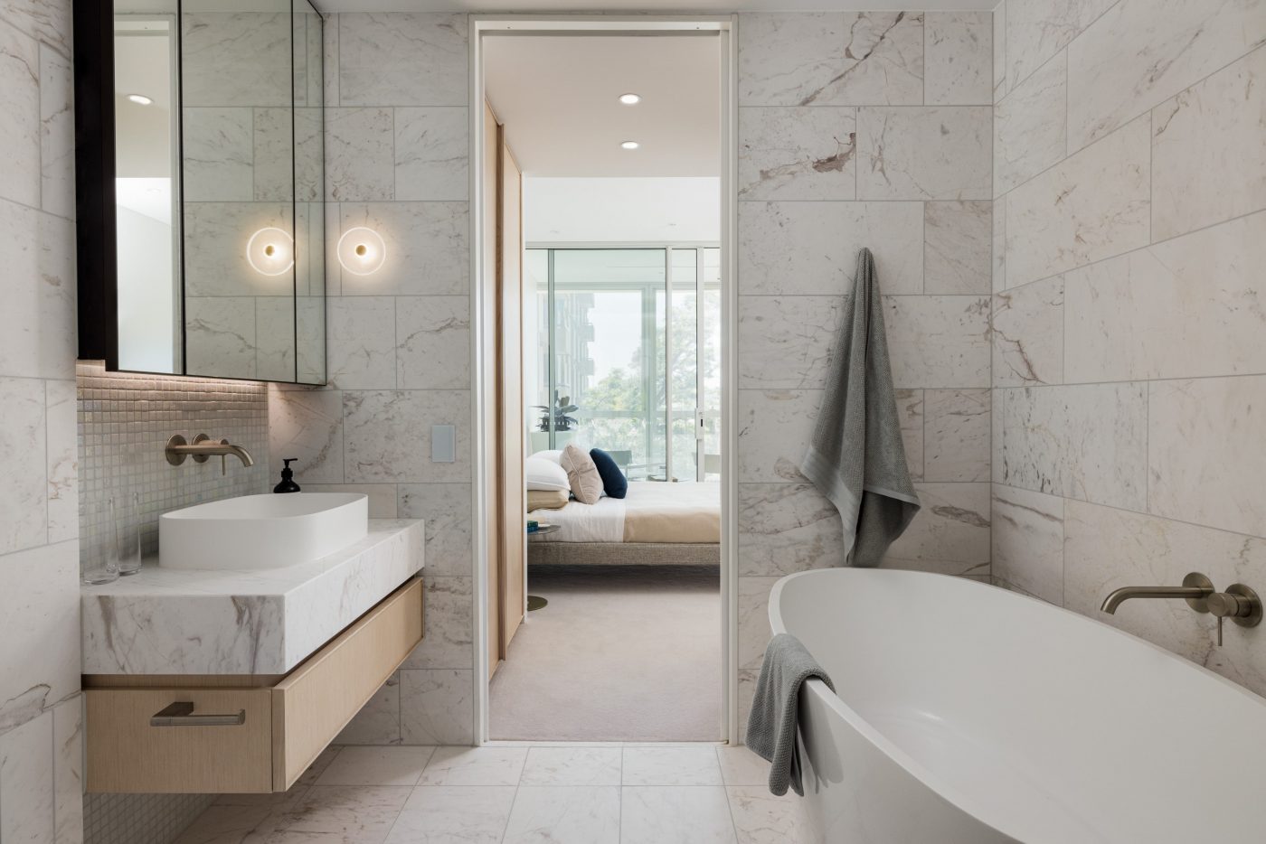 20231211_SEBASTIAN MRUGALSKI_Aqualand_Aura Display Preview_WEB_3-min