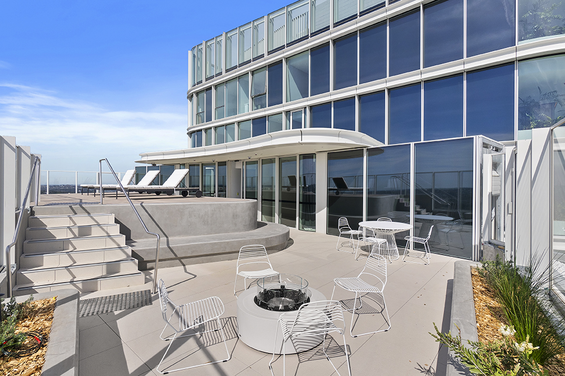9 Skydeck fire pit-min