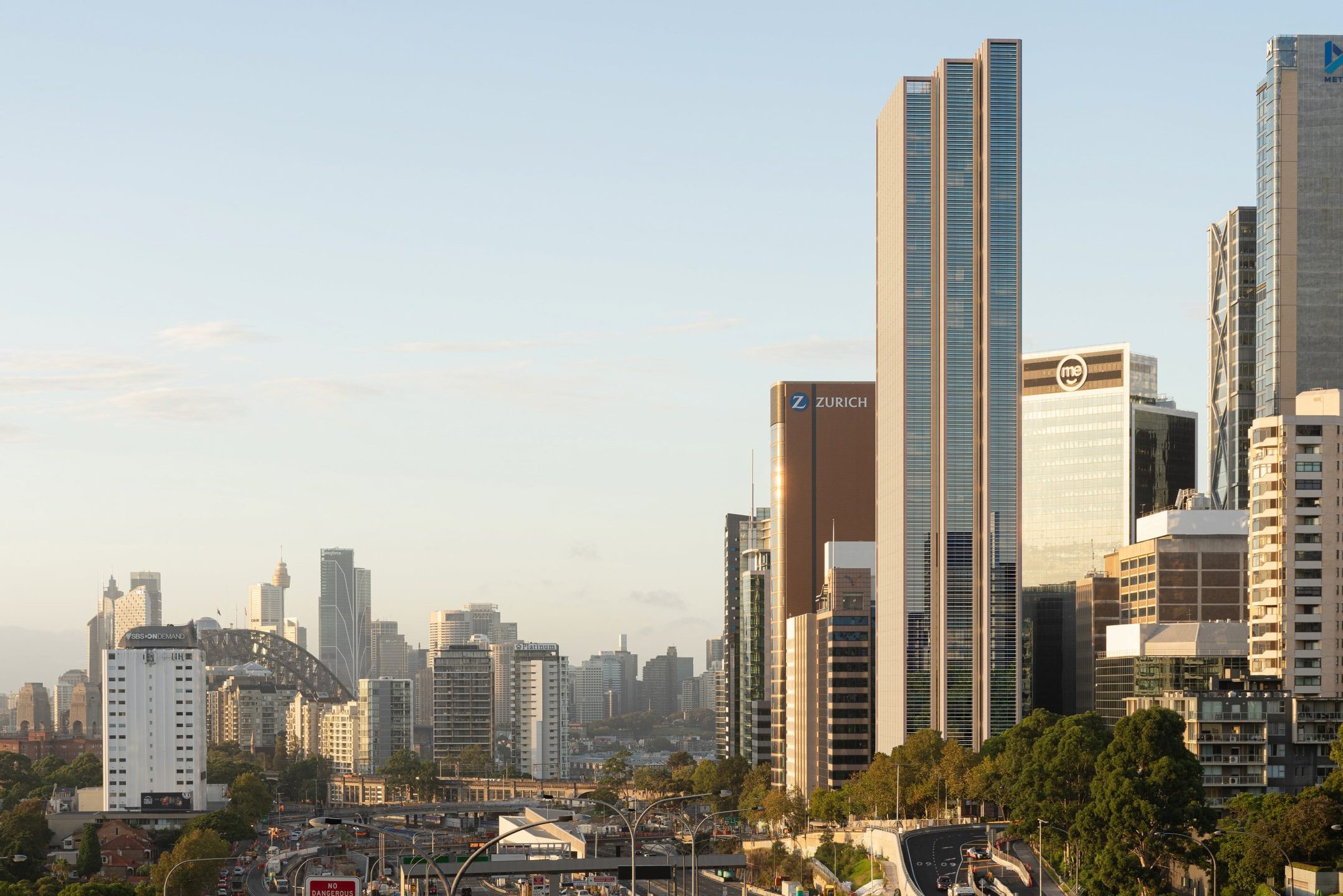 BINYAN_AQU3035_146ArthurSt_S010_EXT_FreewayView_Final3500 (2)-min